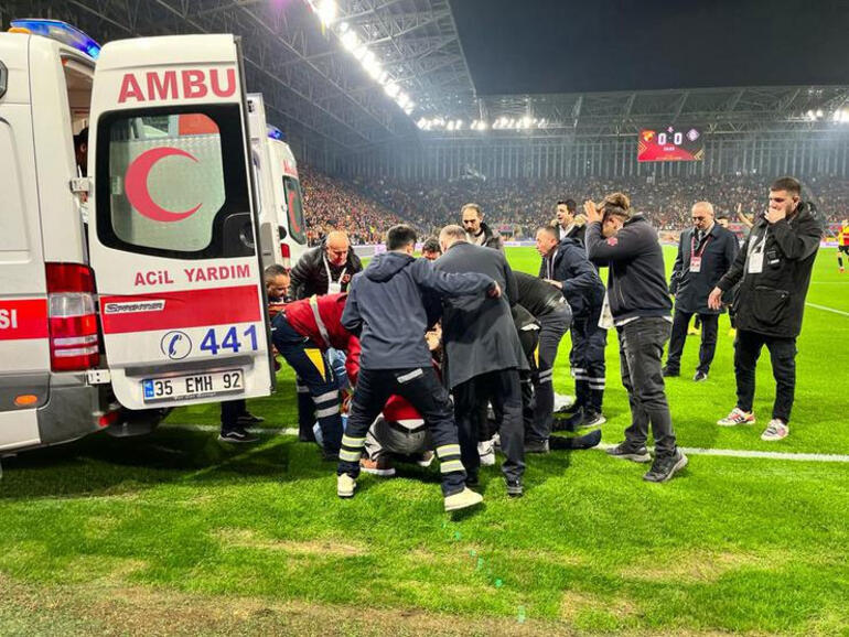Göztepe-Altay derbisi yarıda kaldı Taraftar futbolcuya saldırdı...