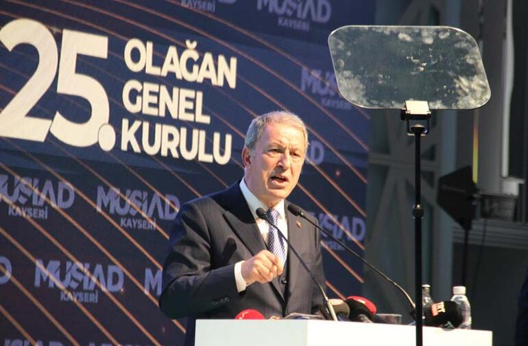 Bakan Akar: Kuran yakan şerefsizlere karşı Türkiye var