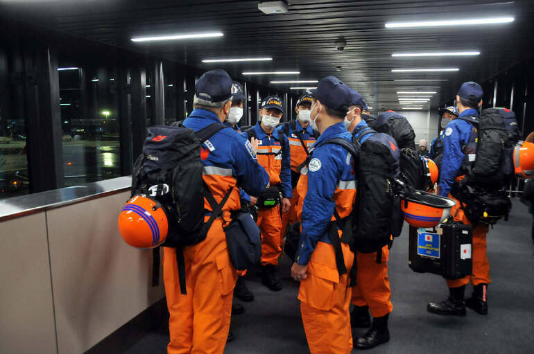 Japon arama kurtarma ekibi Türkiyeye geldi