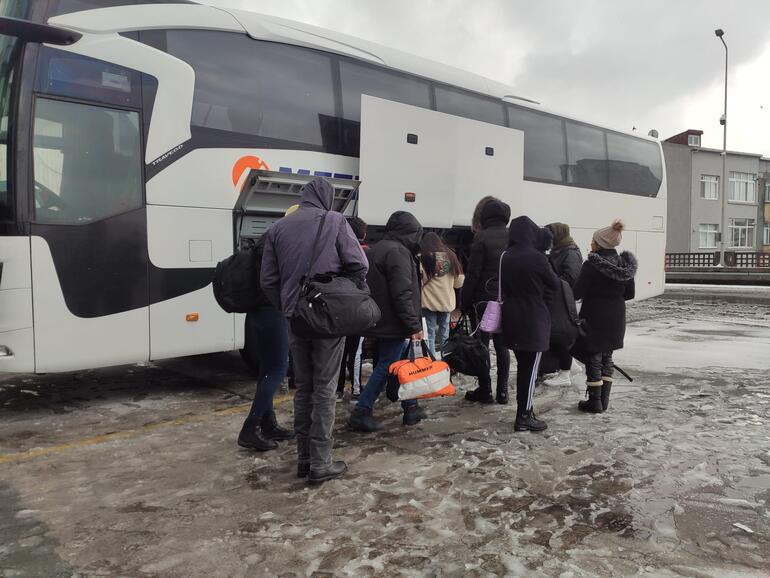 Otogarda afet bölgesi hareketliliği Otobüs firması 10 liraya taşıdı