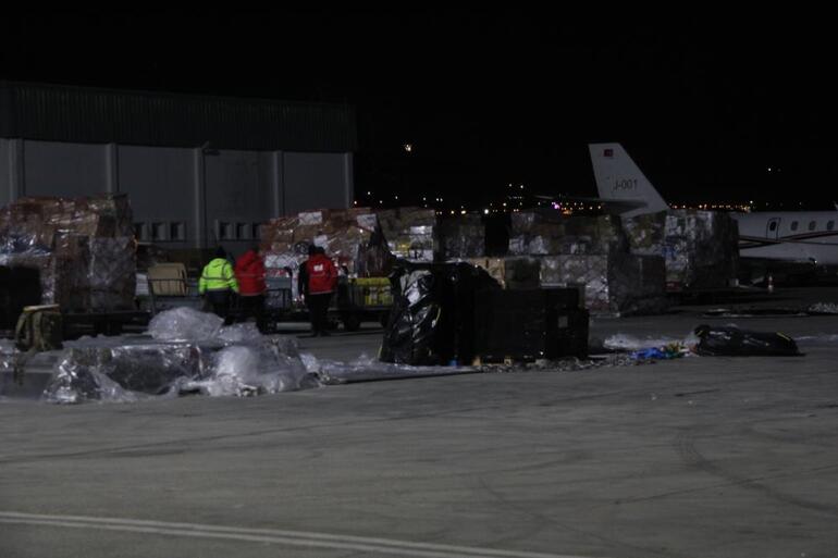Suudi Arabistan’dan deprem bölgesine 7 uçak dolusu yardım