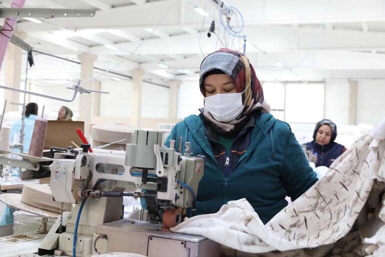 Tekstil fabrikalarında üç vardiya battaniye mesaisi